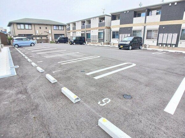 駐車場・駐輪場
