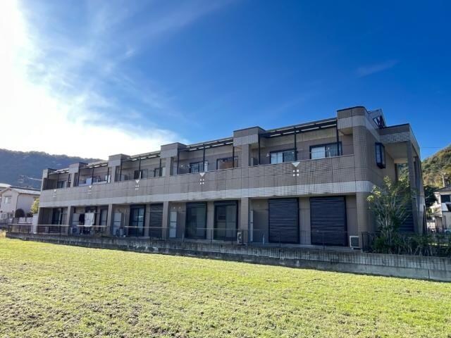 物件外観写真1　(外観写真（昼）)