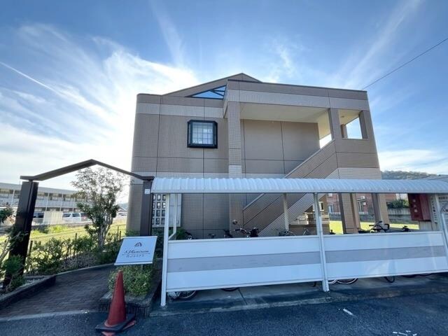 物件外観写真2　(駐輪場)