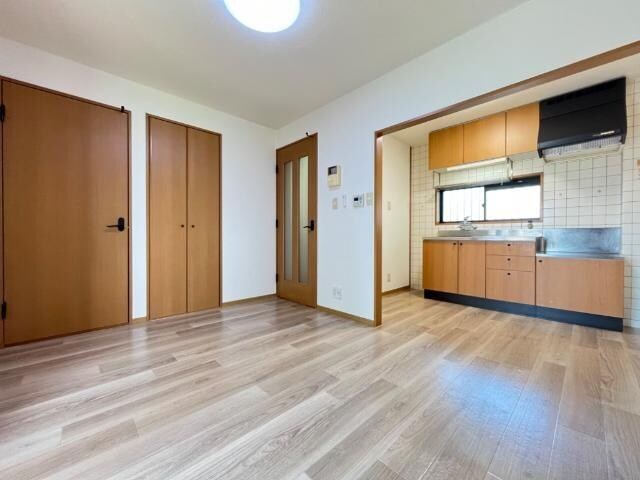 物件内観写真4　(リビング)