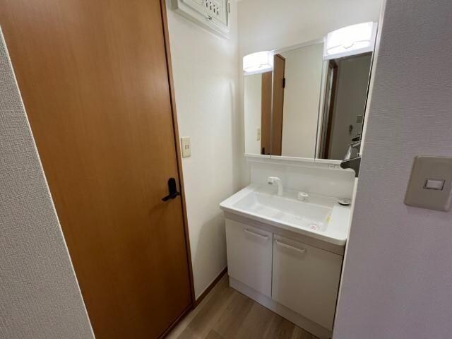 物件内観写真11　(洗髪洗面化粧台)