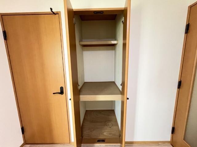 物件内観写真12　(収納)