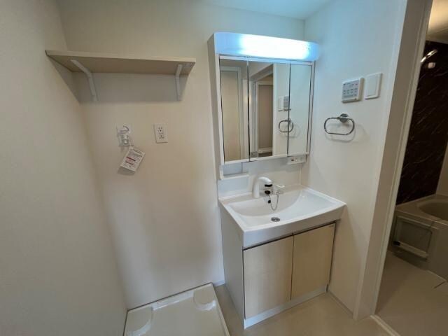 物件内観写真7　(洗髪洗面化粧台)