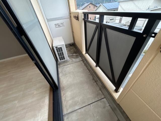 物件内観写真11　(ベランダ)