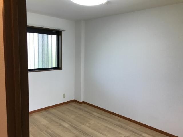 物件内観写真4　(寝室)