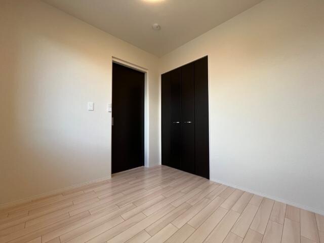 物件内観写真13　(洋室)