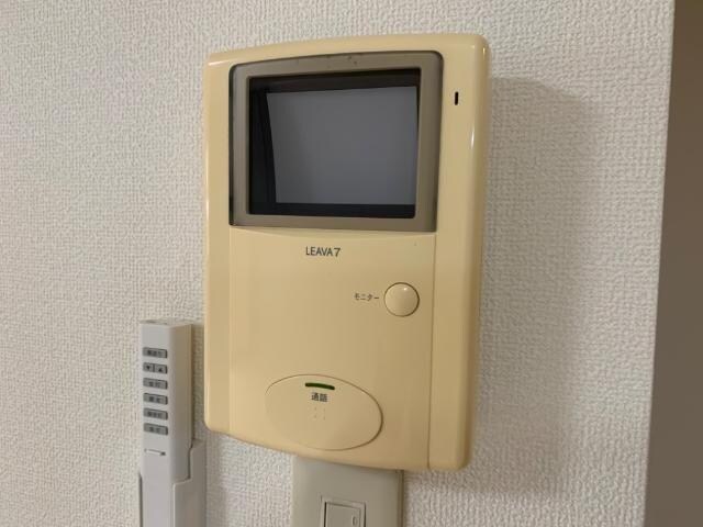 物件内観写真13　(カメラ付インターホン)