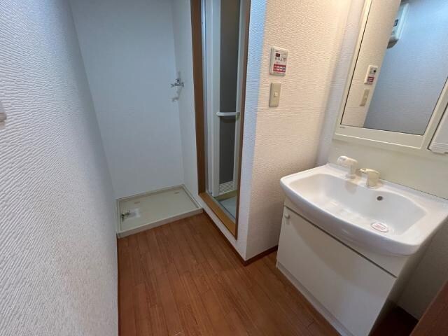 物件内観写真8　(洗面)