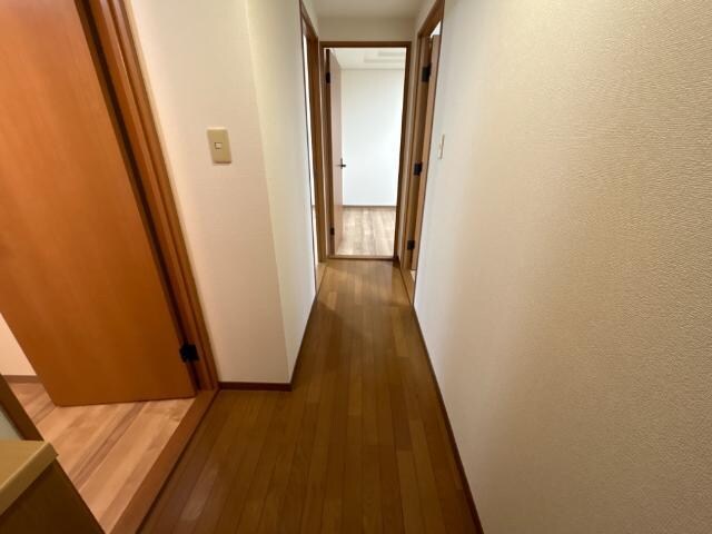 物件内観写真15　(廊下)