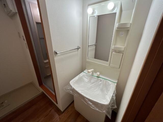 物件内観写真8　(洗髪洗面化粧台)