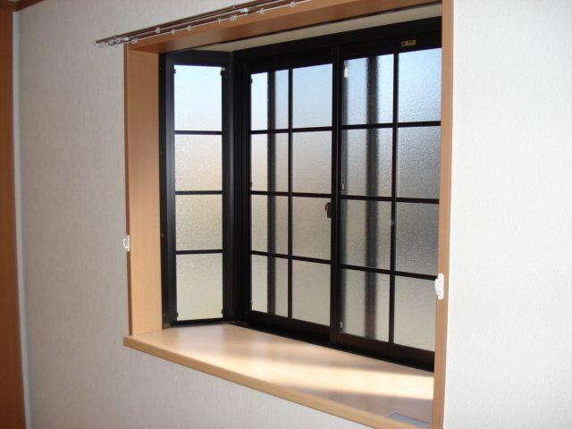 物件内観写真9　(出窓)