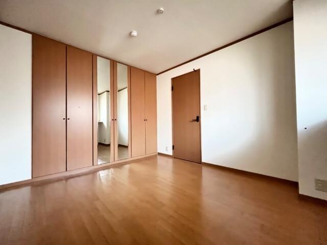 物件内観写真14　(洋室)