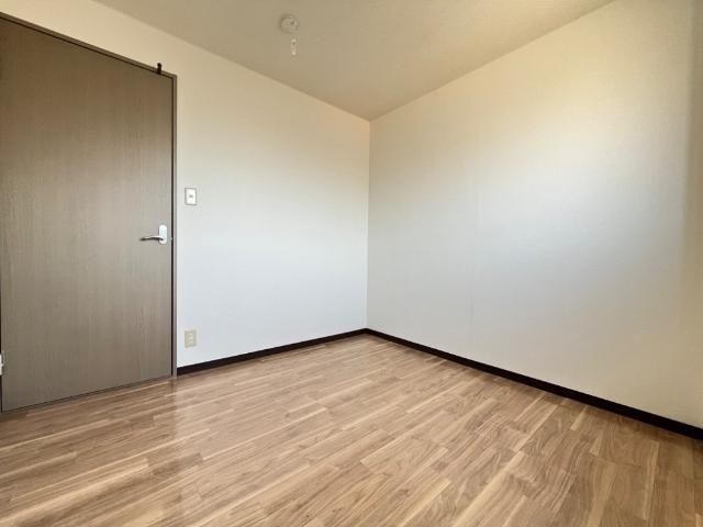 物件内観写真12　(洋室)