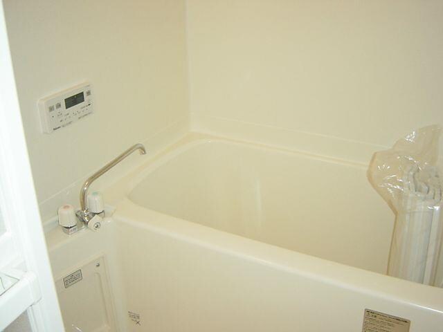 物件内観写真2　(玄関)