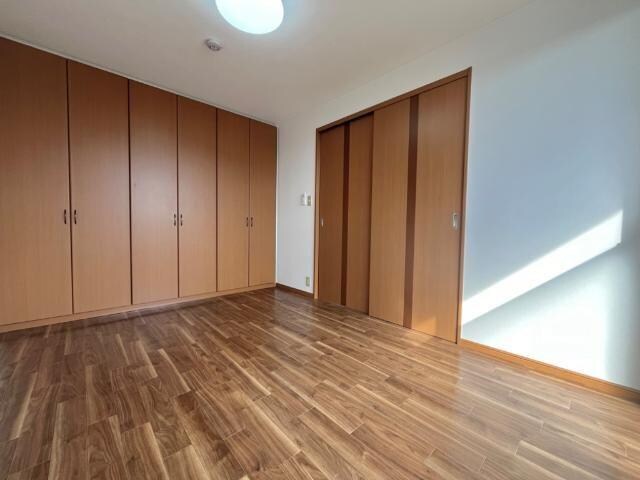 物件内観写真4　(洋室)