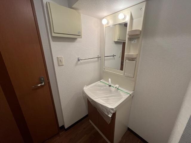 物件内観写真8　(洗髪洗面化粧台)
