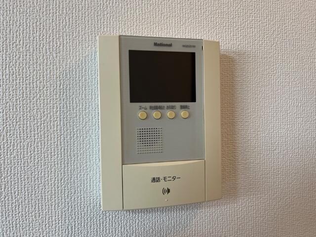 物件内観写真10　(カメラ付インターホン)