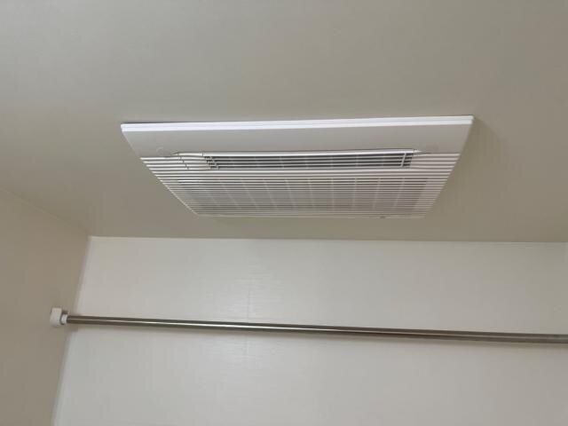 物件内観写真13　(浴室乾燥機)