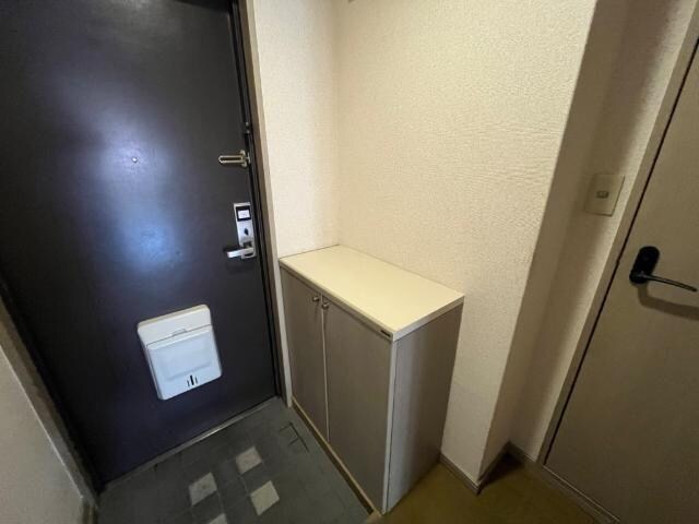 物件内観写真2　(玄関)