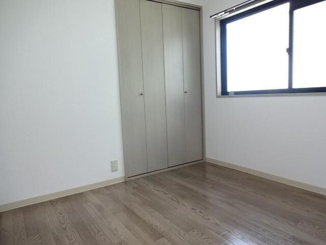 物件内観写真9　(洋室)