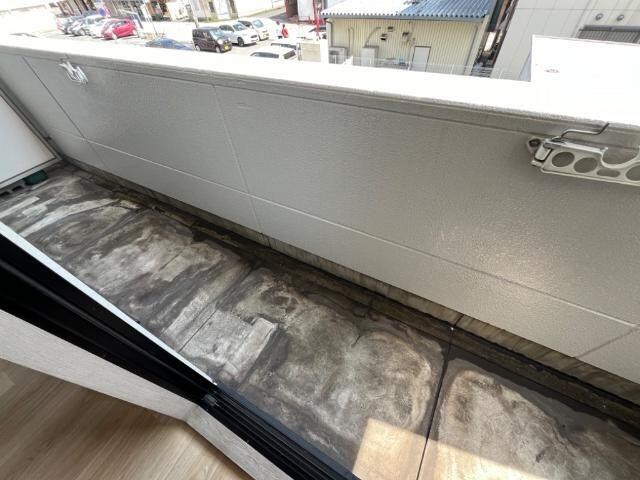 物件内観写真11　(ベランダ)