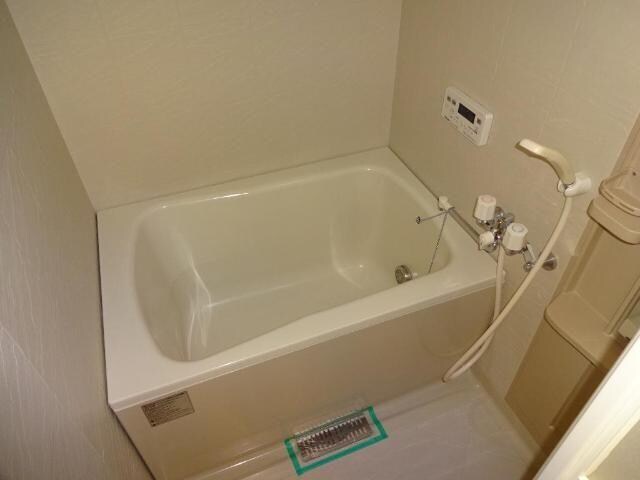 物件内観写真6　(シャワー付トイレ)