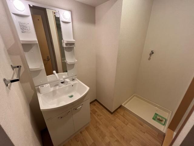 物件内観写真8　(洗髪洗面化粧台)