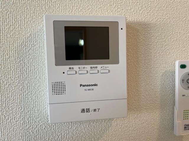 物件内観写真10　(カメラ付インターホン)
