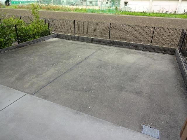 物件内観写真11　(専用庭)