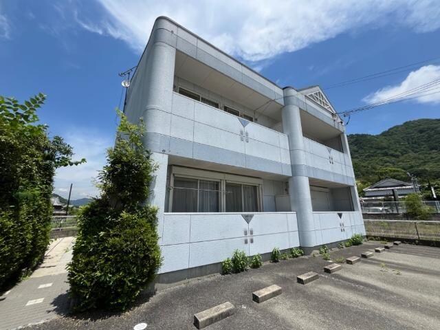 物件外観写真1　(外観写真（昼）)