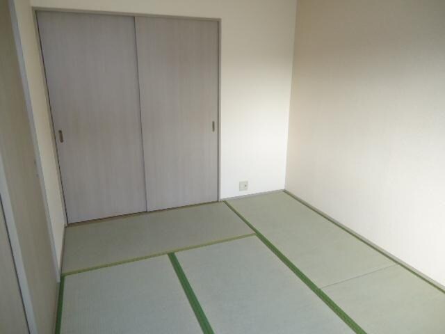 物件内観写真5　(和室)