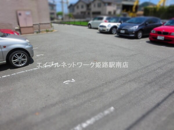 駐車場・駐輪場