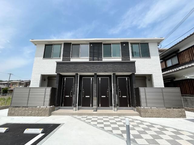 物件外観写真1　(外観写真（昼）)