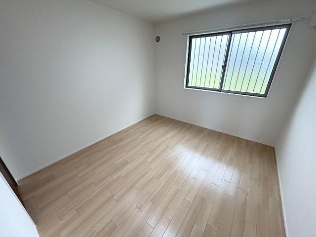 物件内観写真11　(洋室)