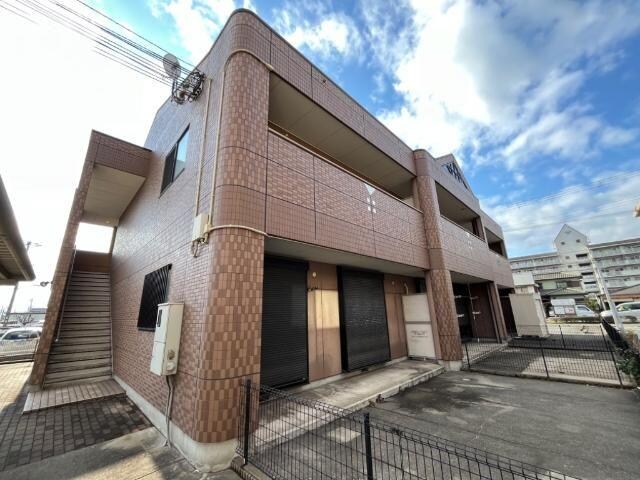 物件外観写真1　(外観写真（昼）)