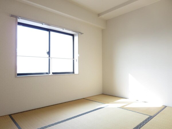 居室(入居が決まると畳表替えします！！)
