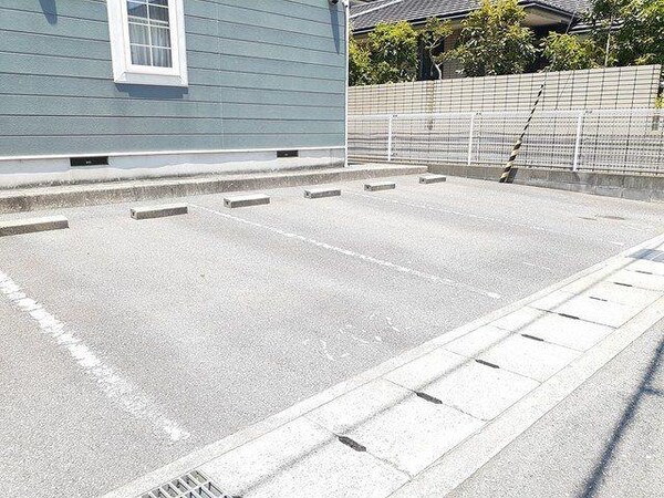 駐車場・駐輪場