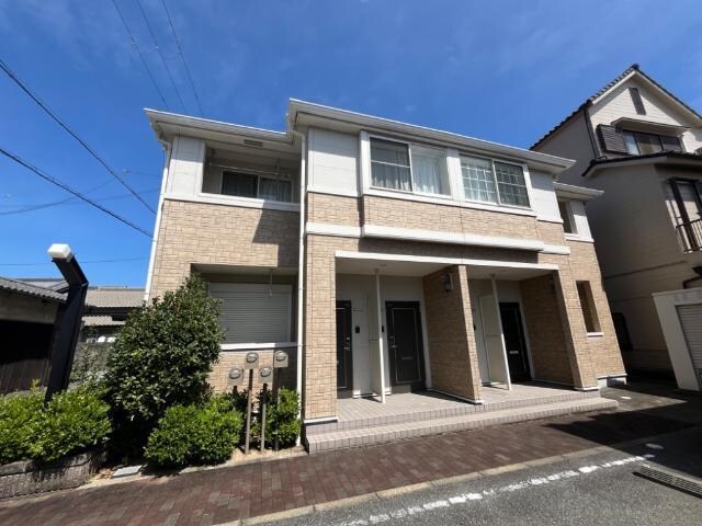 物件外観写真1　(外観写真（昼）)