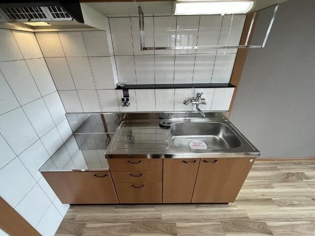 物件内観写真7　(作業スペースも広いキッチン)