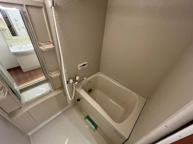 物件内観写真9　(沸き増し機能付きのお風呂)