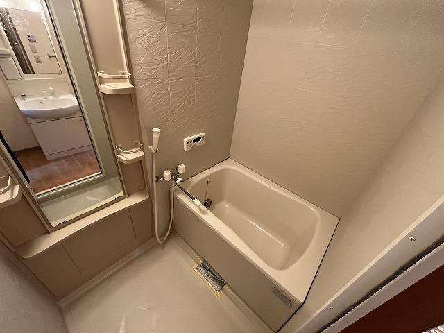 物件内観写真8　(沸き増し機能付のお風呂)