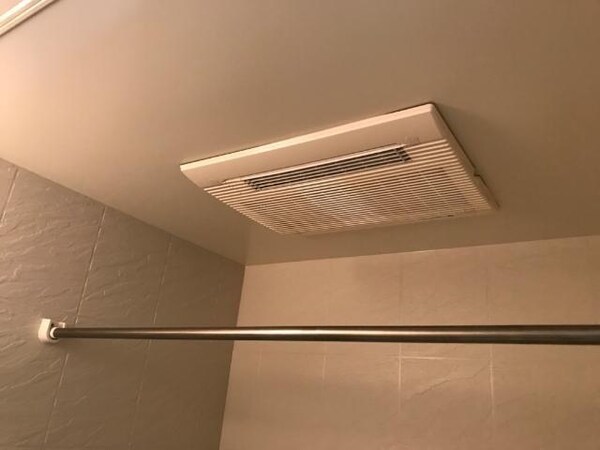 その他室内設備(雨でも洗濯物干せる浴室乾燥機)