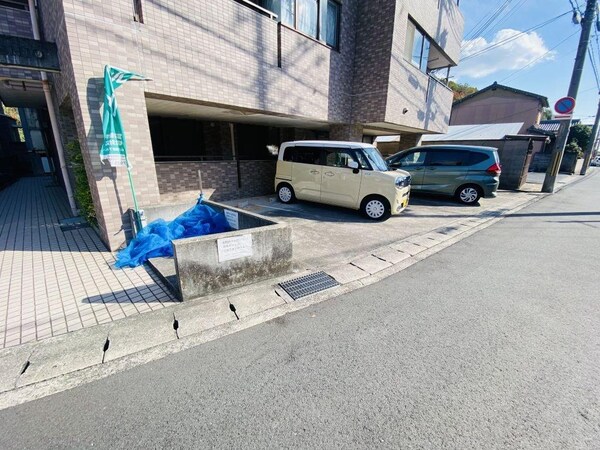 駐車場・駐輪場