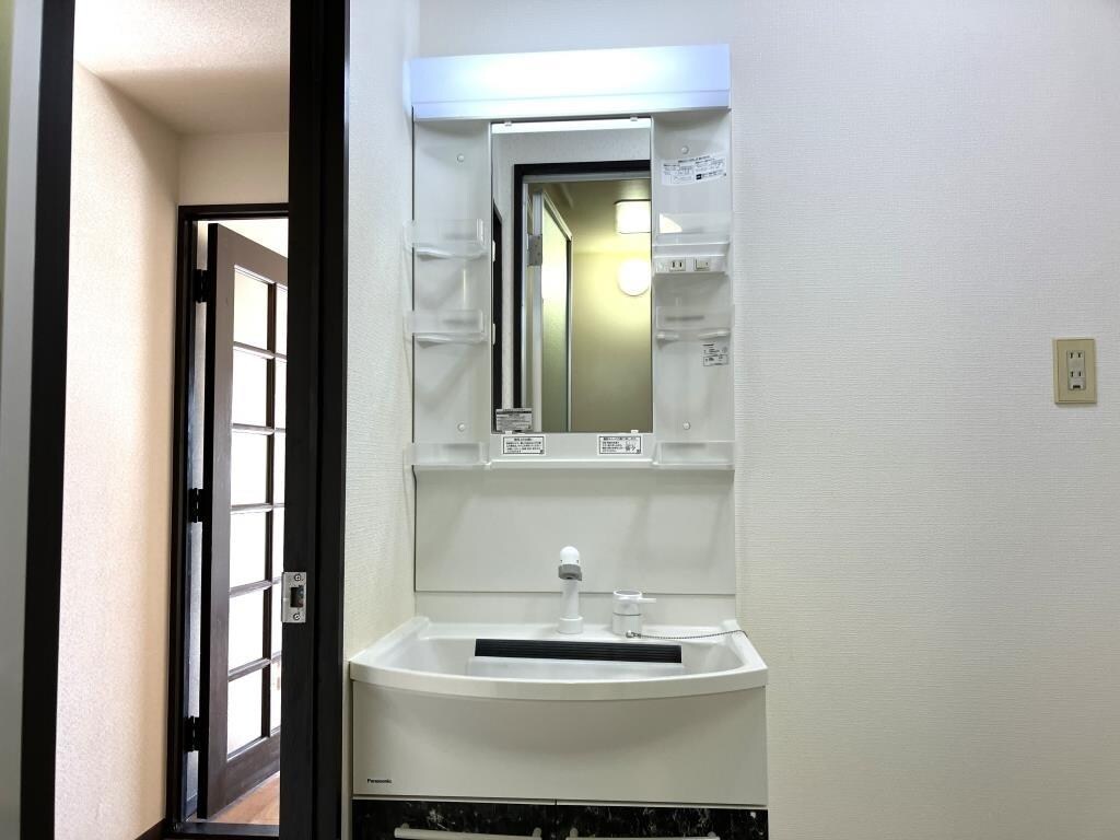 物件内観写真11　(反転タイプの別室写真です。)