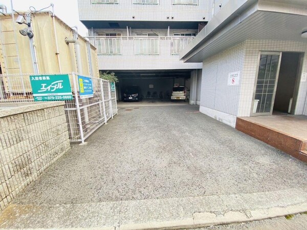 駐車場・駐輪場