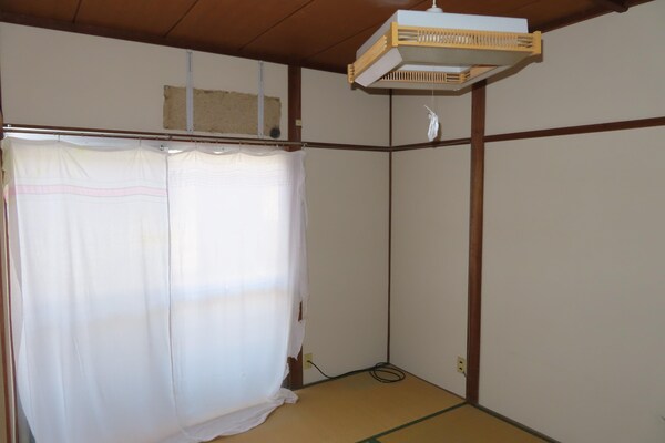 居室(照明器具はサービス品です。)