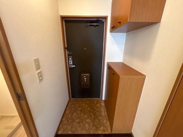物件内観写真3　(玄関)