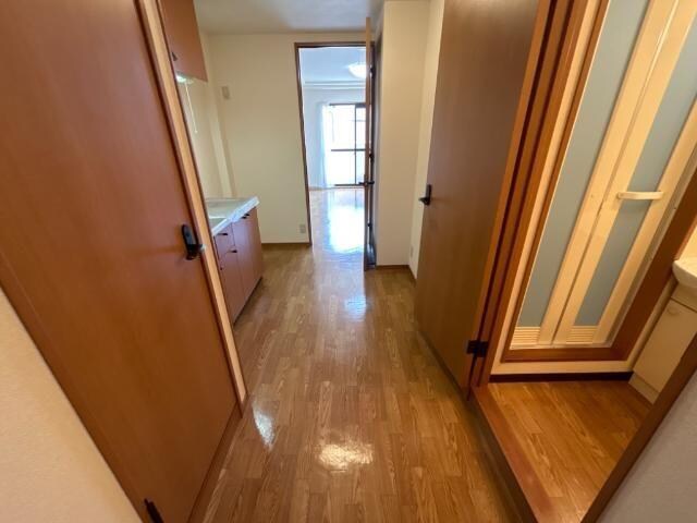 物件内観写真15　(廊下)