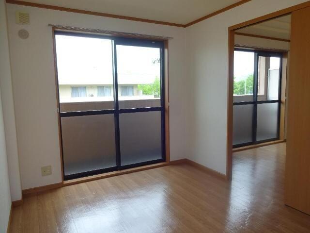 物件内観写真12　(洋室)