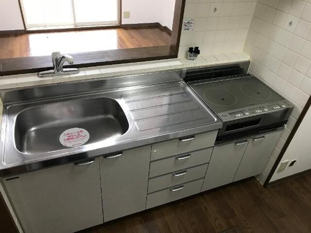 物件内観写真8　(ＩＨヒーター付きの対面キッチン)